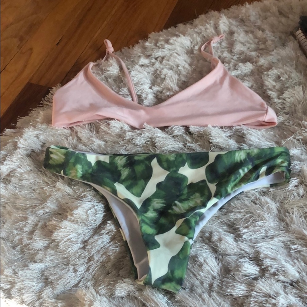 green bikini - Picture 5 of 5